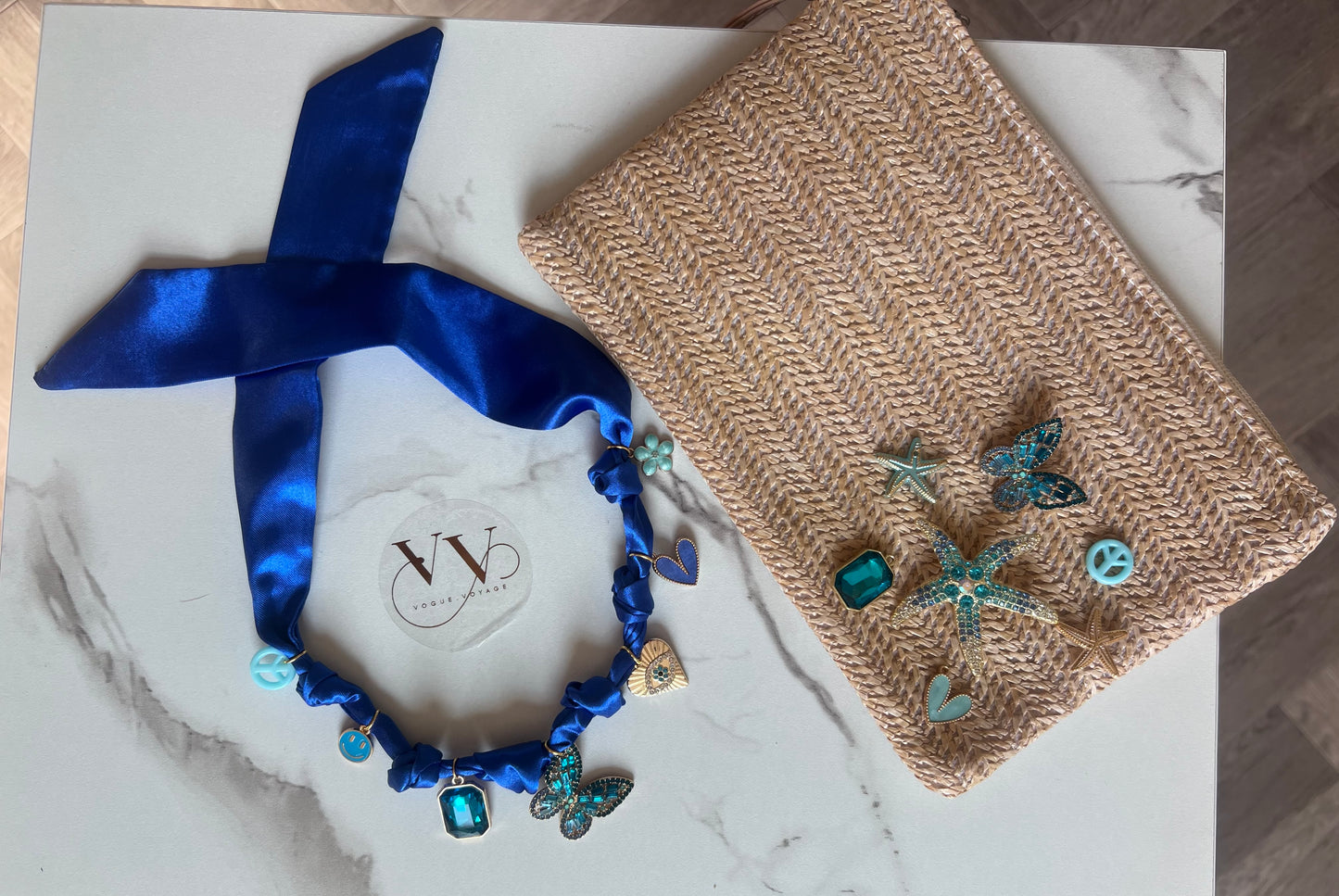 TRUE BLUE NECKLACE & POUCH SET
